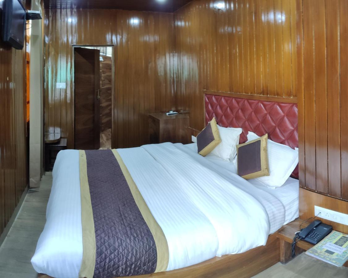 דרמסאלה Hotel India House מראה חיצוני תמונה
