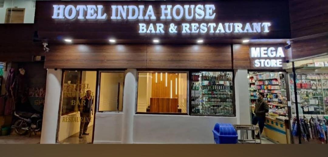 דרמסאלה Hotel India House מראה חיצוני תמונה