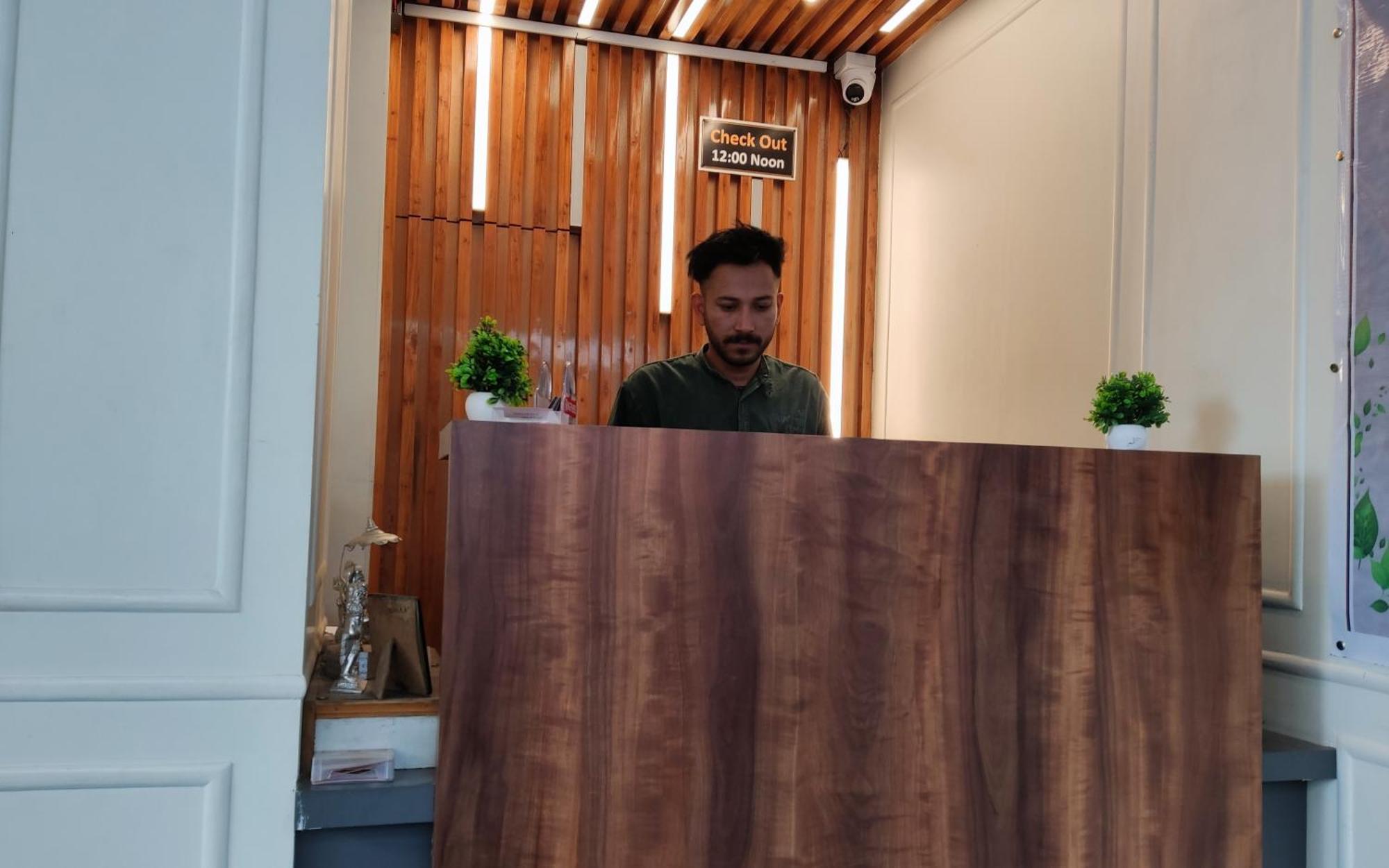 דרמסאלה Hotel India House מראה חיצוני תמונה