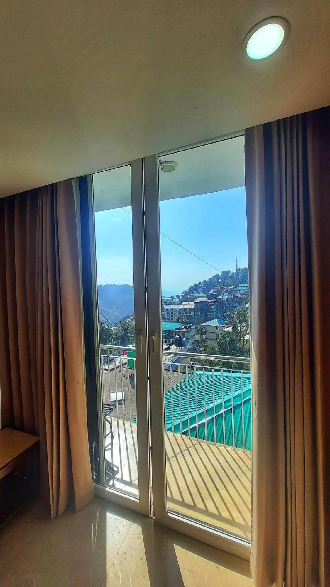 דרמסאלה Hotel India House מראה חיצוני תמונה