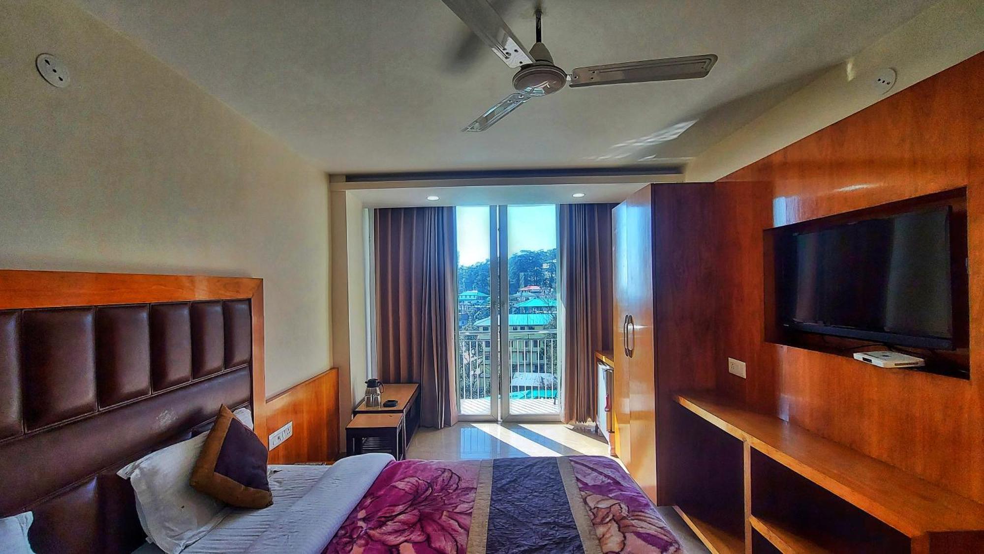 דרמסאלה Hotel India House מראה חיצוני תמונה