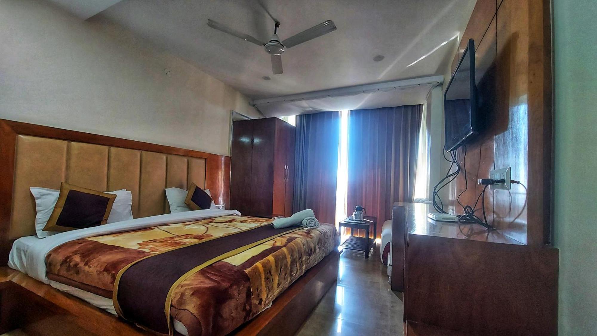 דרמסאלה Hotel India House מראה חיצוני תמונה