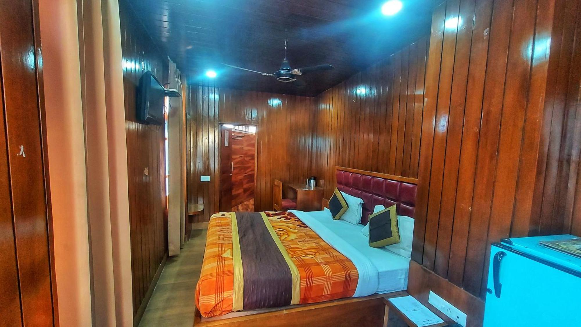דרמסאלה Hotel India House מראה חיצוני תמונה